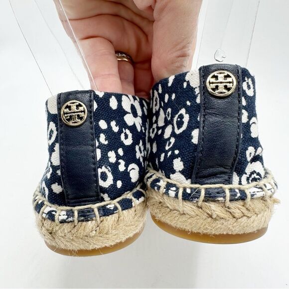 Tory Burch Risa Navy Blue Floral Print Slip-On Flat Espadrilles Sz 6M - Picture 7 of 13